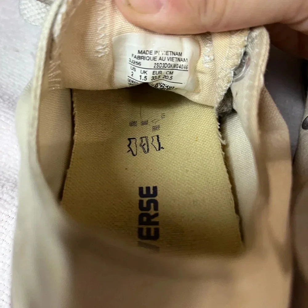 Youth Converse Size 2